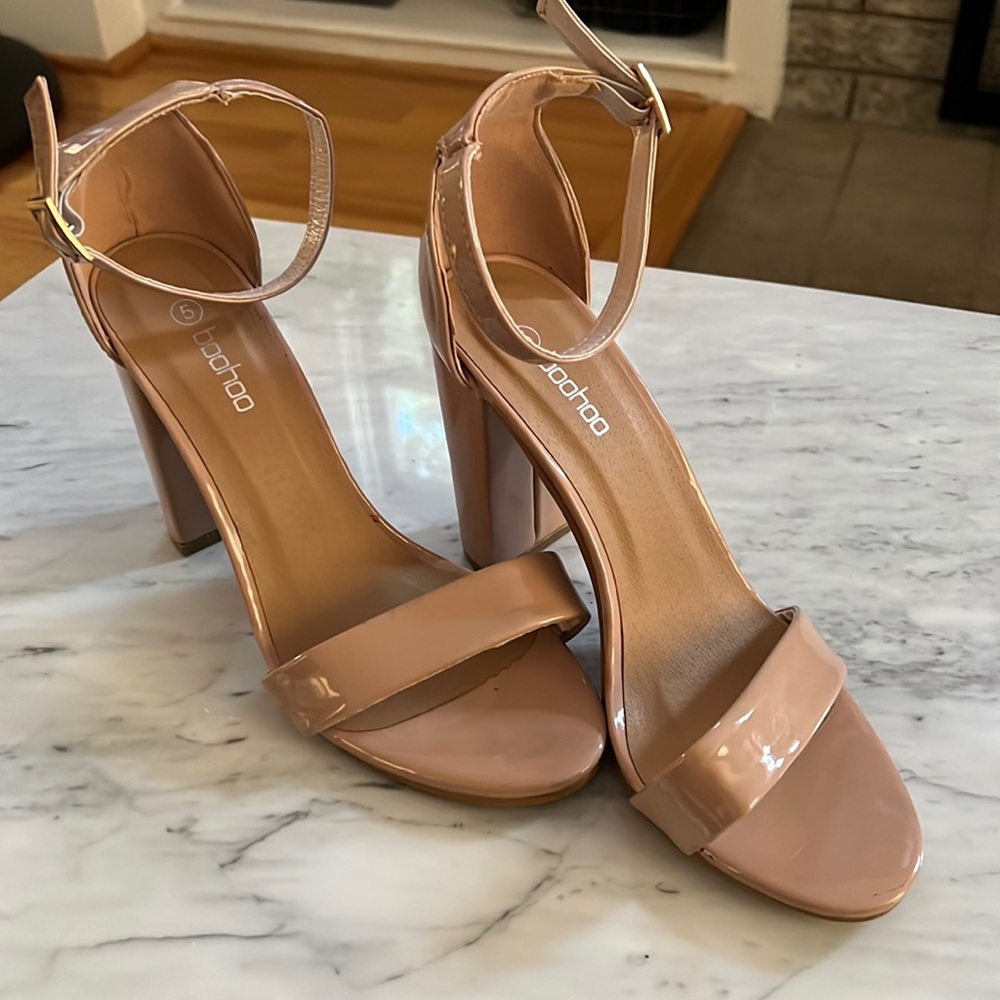EUC Boho Strappy nude block heels